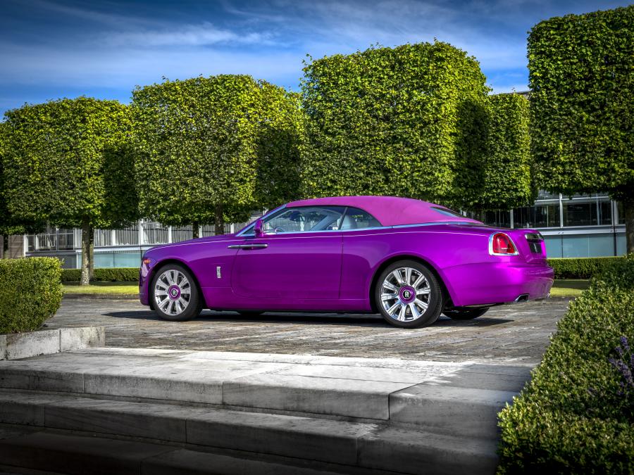  Rolls-Royce Dawn in Fuxia 2017 года  (фото 10 из 14)